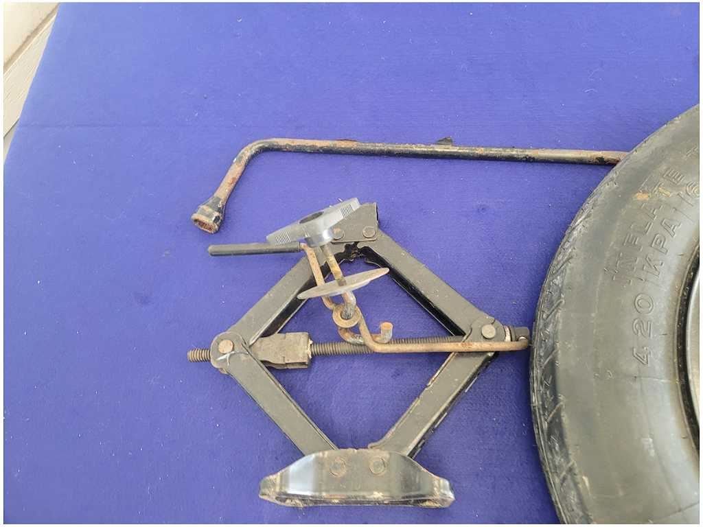 1996 - 2004 Ford Mustang GT Wheel 15x4 Compact Spare Tire Scissor Jack Lug 2675 - The Parts Farm