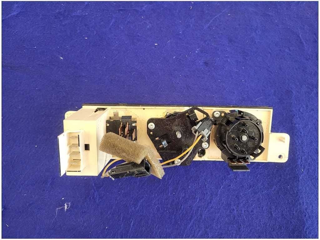 1997 - 2002 Pontiac Trans Am Firebird 5.7L HVAC Controls Switches Dash AC 2679 - The Parts Farm