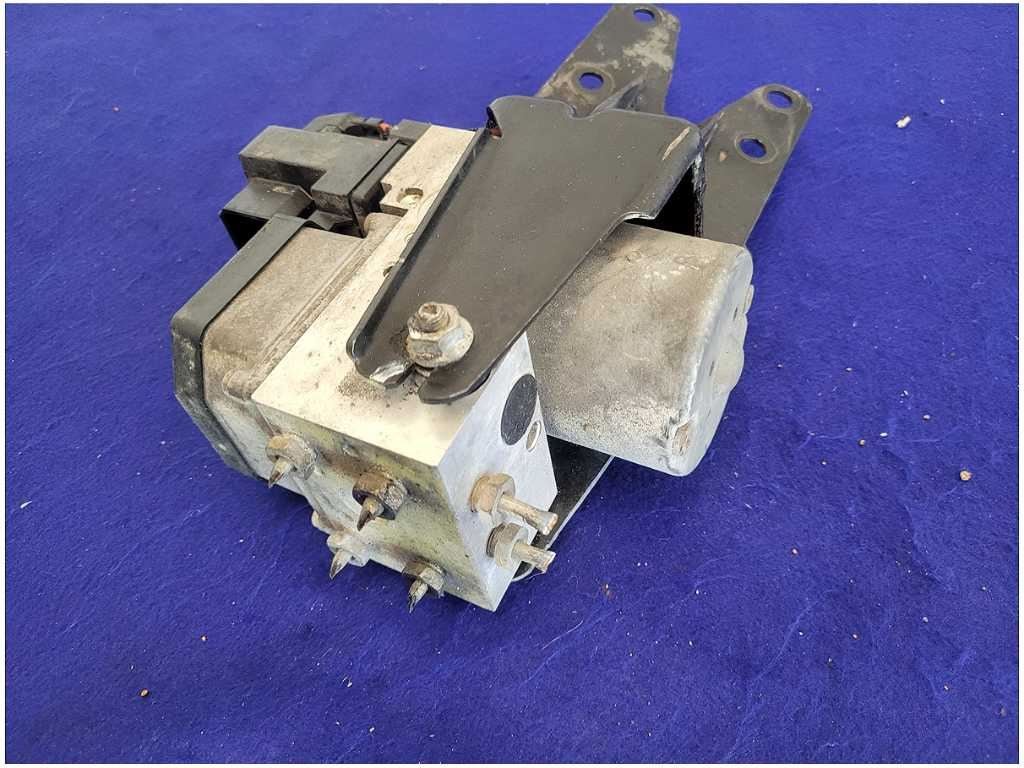 1998 - 2002 Pontiac Trans Am 5.7L Coupe ABS Anti - Lock Brake Module Pump 2679 - The Parts Farm