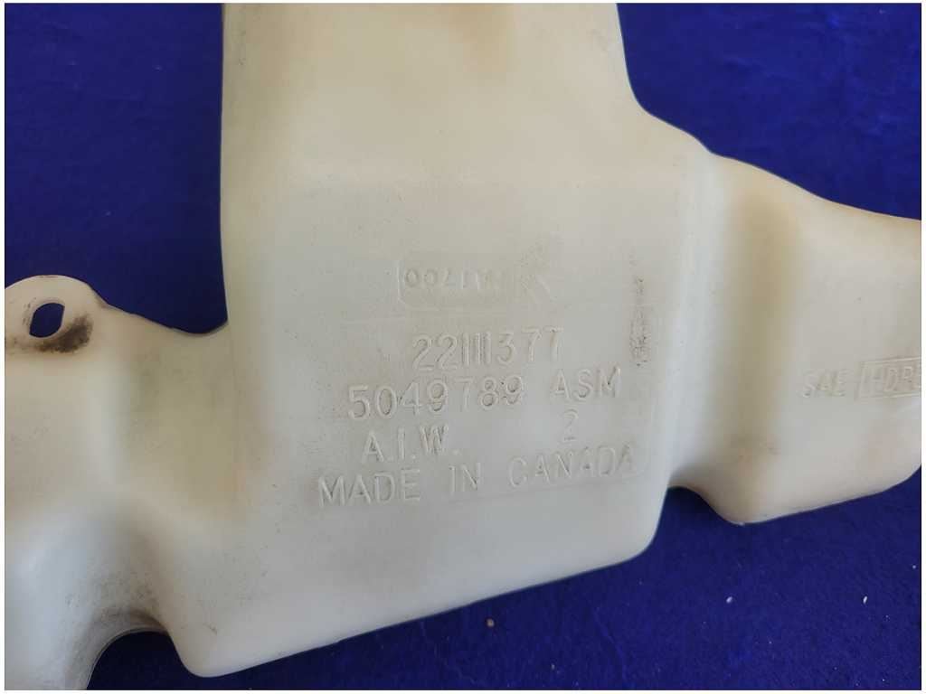 1998 - 2002 Pontiac Trans Am Firebird Coupe Front Windshield Wiper Reservoir 2679 - The Parts Farm