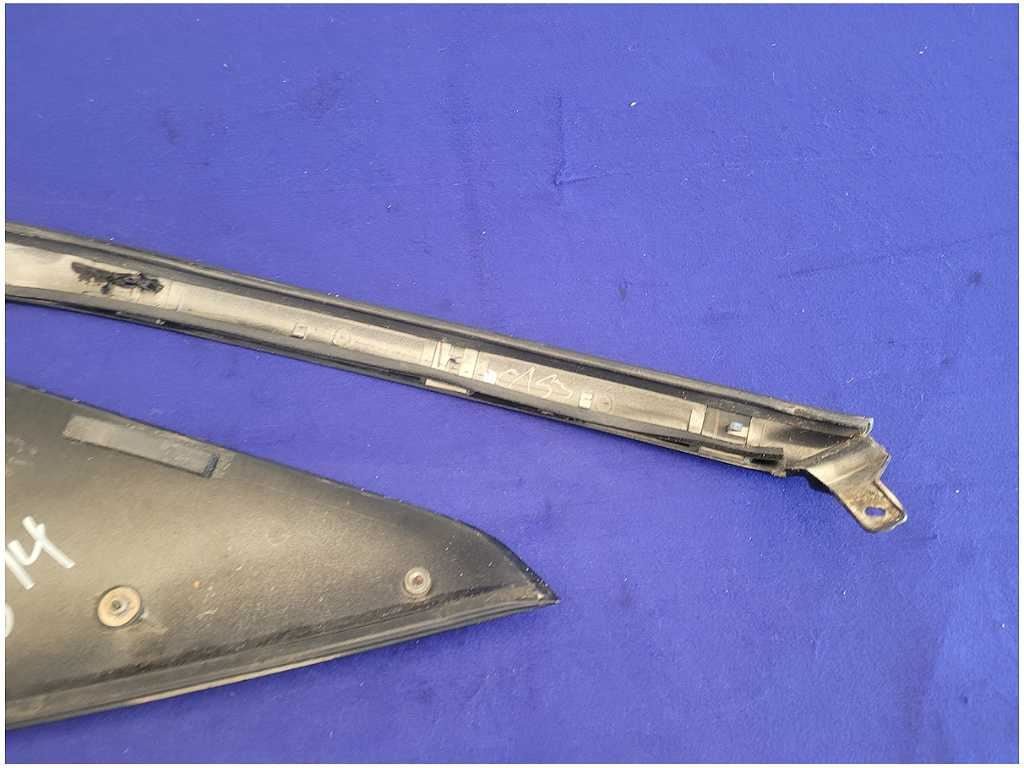 1999 - 2004 Ford Mustang Coupe Passenger Rear Pillar Molding Trim Paint UA 267 - The Parts Farm