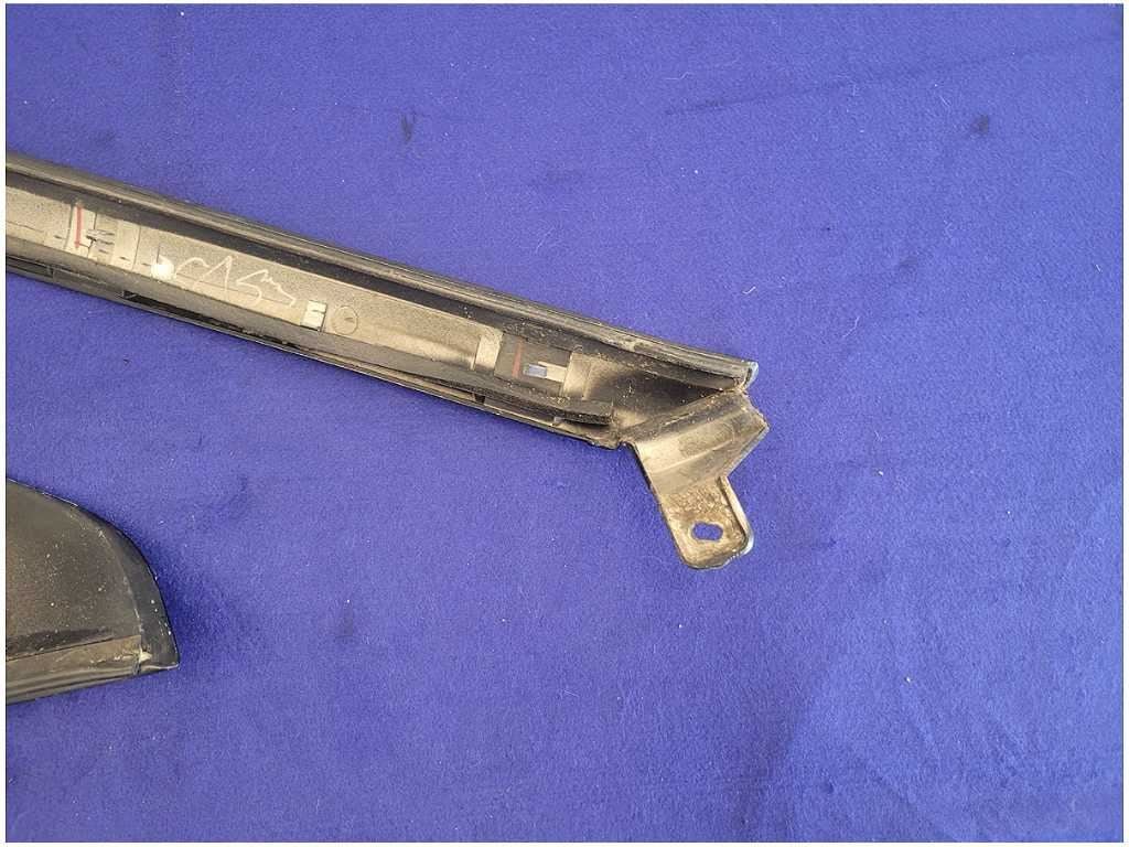 1999 - 2004 Ford Mustang Coupe Passenger Rear Pillar Molding Trim Paint UA 267 - The Parts Farm