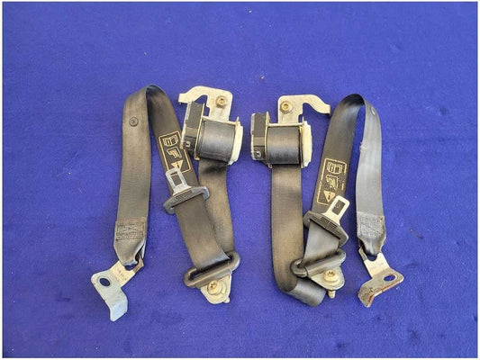 1999 - 2004 Ford Mustang GT Coupe Rear Seat Belts Retractor Charcoal 2675 - The Parts Farm
