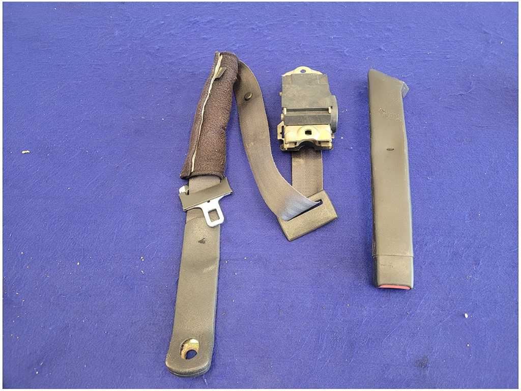 2000 - 2002 Pontiac Trans Am Firebird Coupe Passenger Front Seat Belt 2679 - The Parts Farm