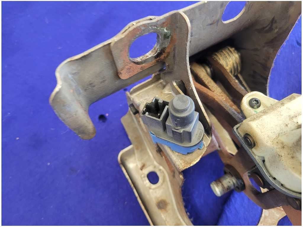 2003 - 2004 Mercury Marauder 4.6L Brake Pedal Automatic Transmission 2625 - The Parts Farm