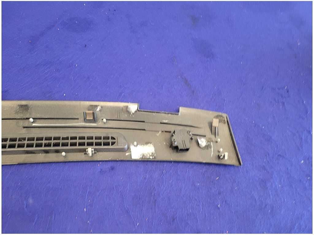 2003 - 2004 Mercury Marauder 4.6L Front Upper Dashboard Vent Trim Bezel 2625 - The Parts Farm