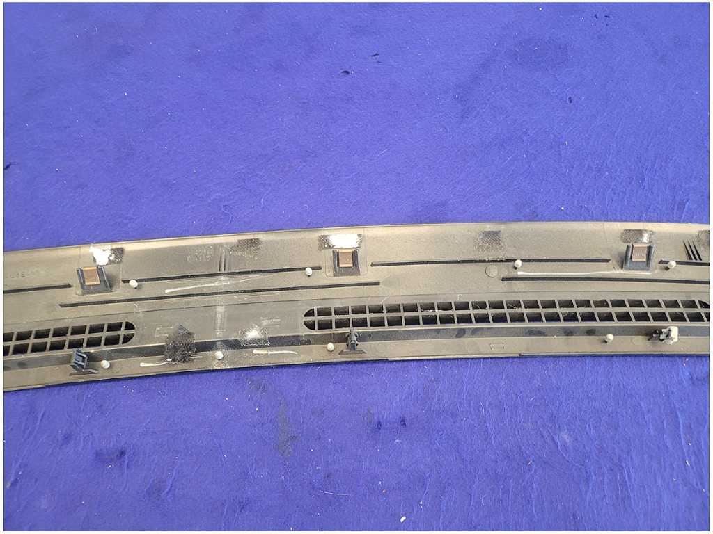 2003 - 2004 Mercury Marauder 4.6L Front Upper Dashboard Vent Trim Bezel 2625 - The Parts Farm