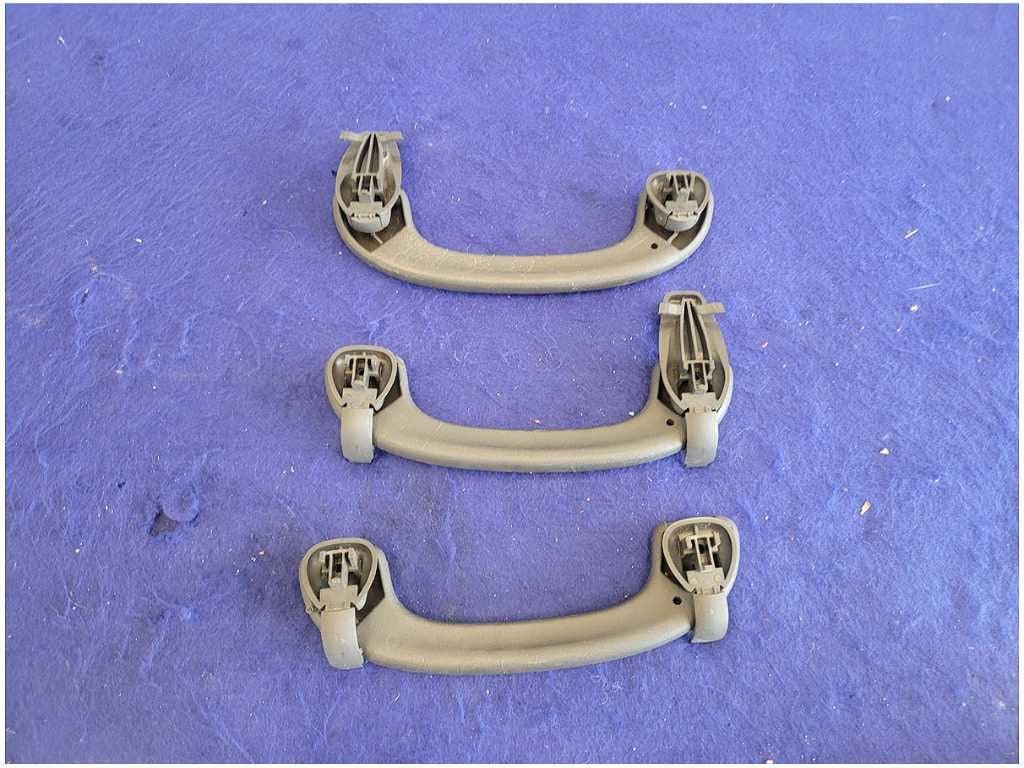 2003 - 2004 Mercury Marauder 4.6L Handles Pull Hold Handle 2625 - The Parts Farm