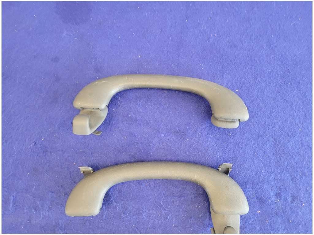 2003 - 2004 Mercury Marauder 4.6L Handles Pull Hold Handle 2625 - The Parts Farm