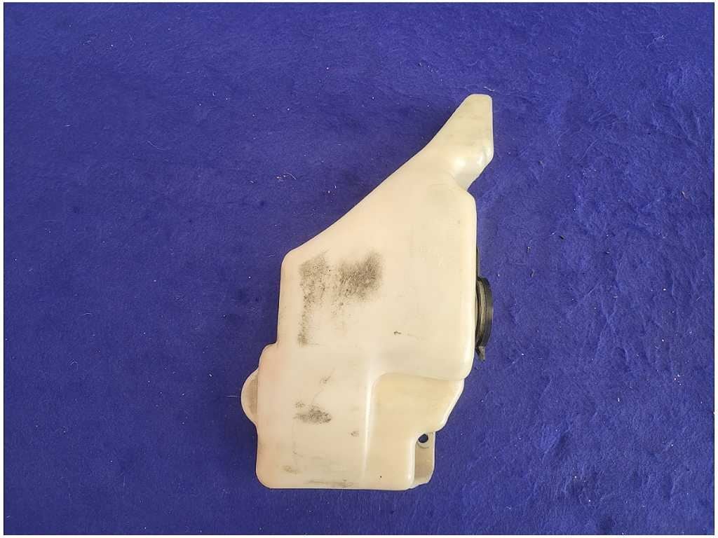 2003 - 2004 Mercury Marauder 4.6L Reservoir Washer Bottle Windshield 2625 - The Parts Farm