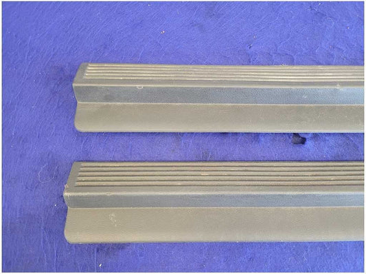 2003-2004 Mercury Marauder 4.6L Sedan Pair Door Sill Plates Scuff *Read* 2625