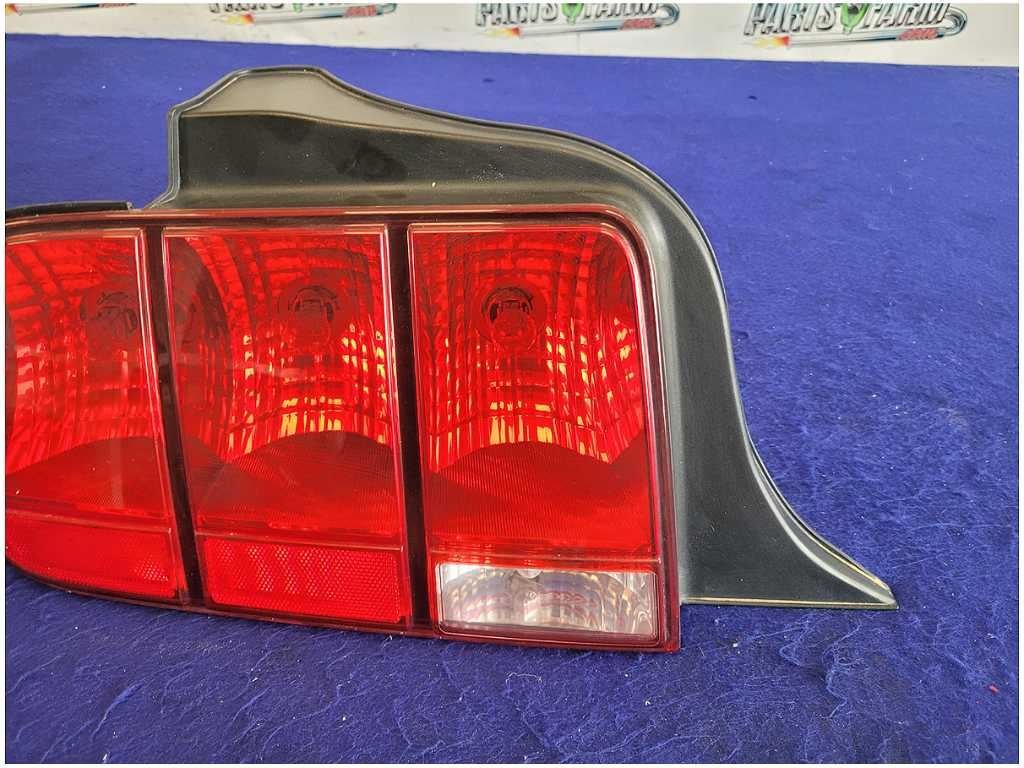2005 - 2008 Ford Mustang GT Driver Left Rear Taillight Lamp Brake Light 2723 - The Parts Farm