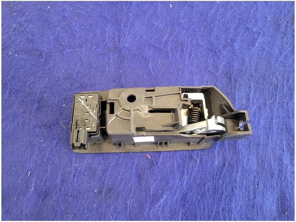 2005 - 2009 Ford Mustang GT 4.6L Driver Left Front Door Handle Pull 2723 - The Parts Farm