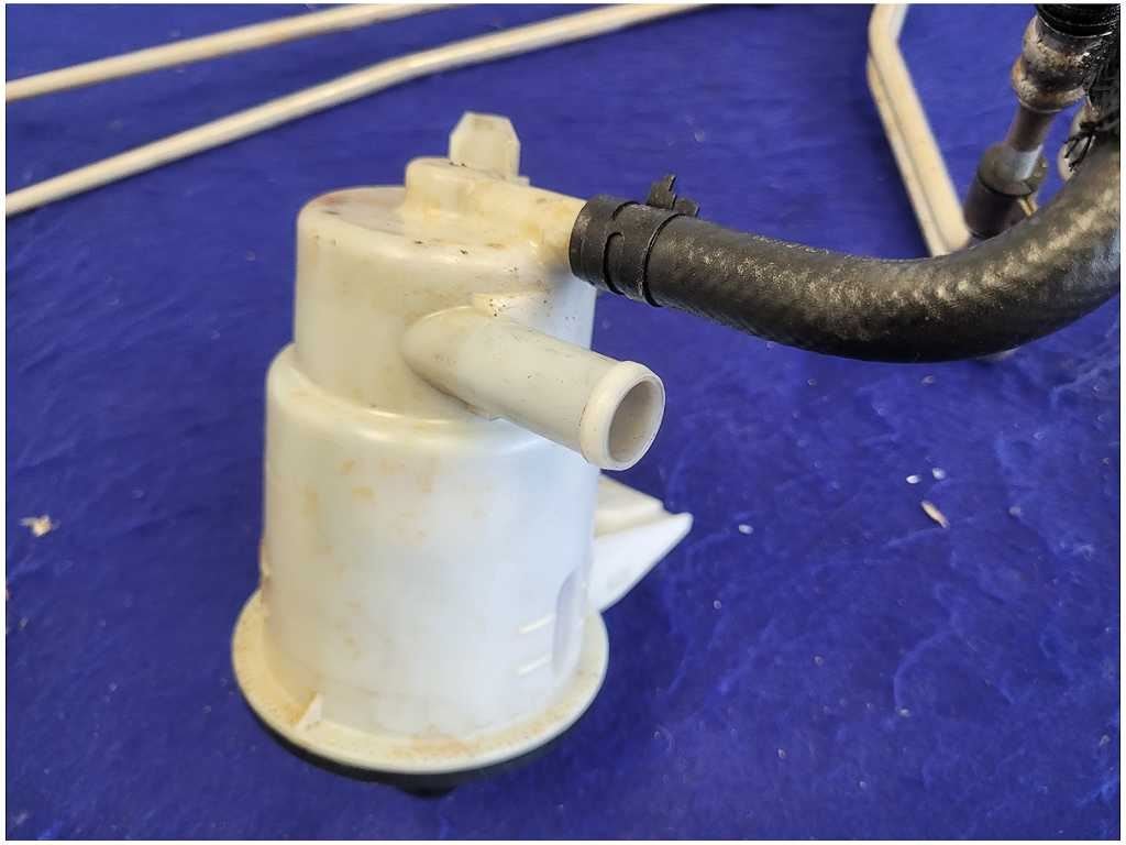 2005 - 2009 Ford Mustang GT 4.6L Power Steering Cooler Reservoir Lines 2723 - The Parts Farm