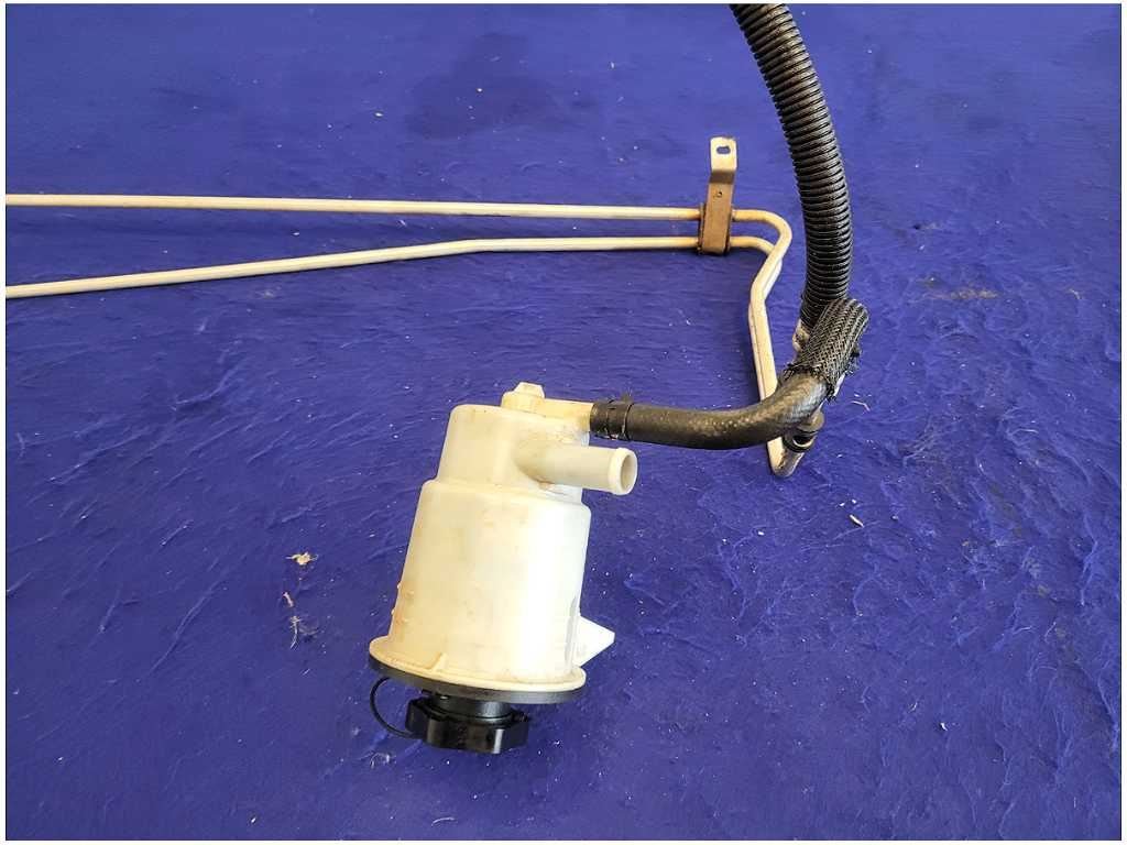 2005 - 2009 Ford Mustang GT 4.6L Power Steering Cooler Reservoir Lines 2723 - The Parts Farm