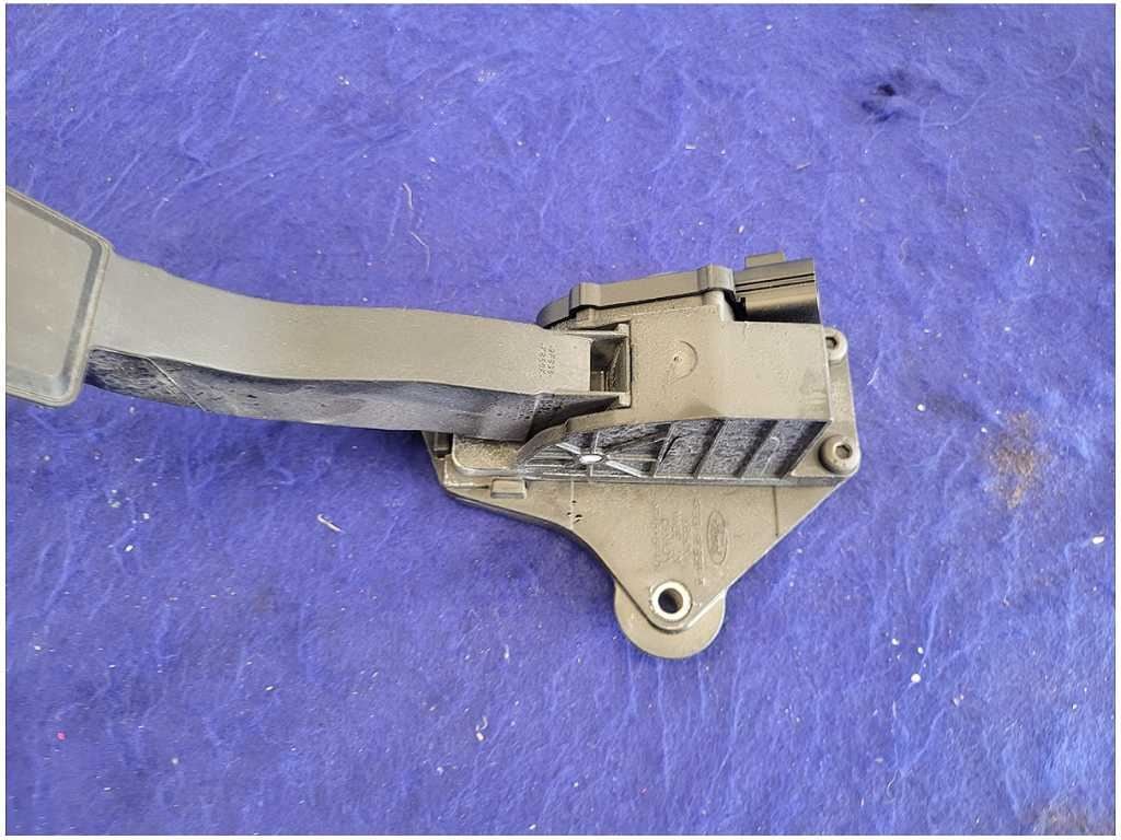 2005 - 2009 Ford Mustang GT Front Gas Pedal Throttle Drive By Wire 2723 - The Parts Farm