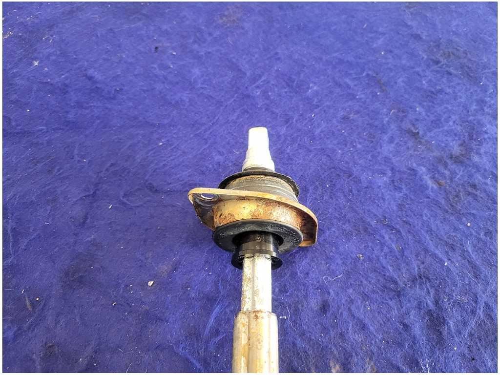 2005 - 2009 Ford Mustang GT Front Steering Shaft Intermediate Mid 2723 - The Parts Farm
