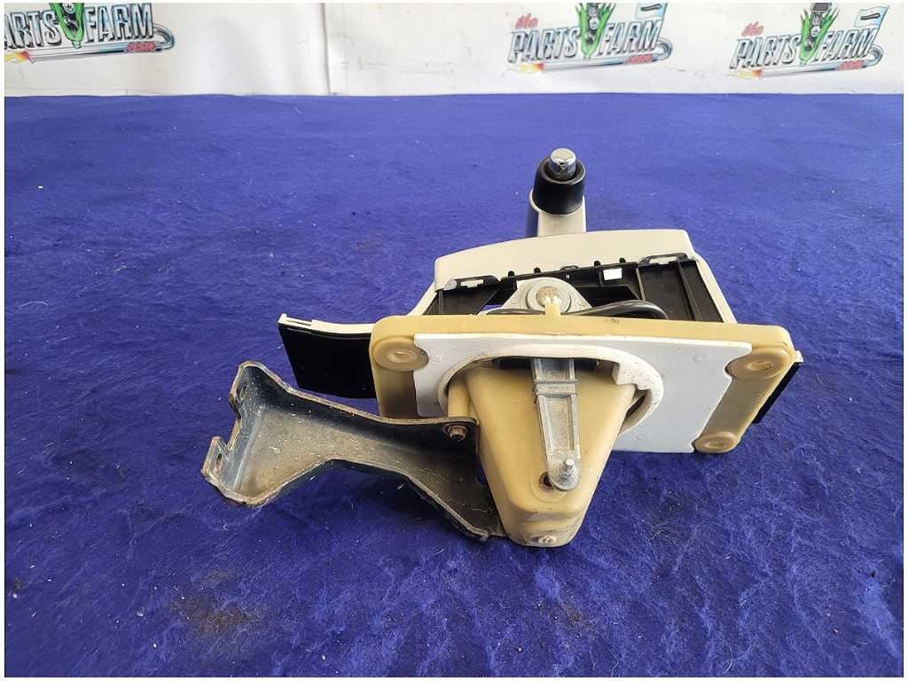 2005 - 2009 Ford Mustang GT Gear Shifter Automatic Transmission Console A/T 2723 - The Parts Farm