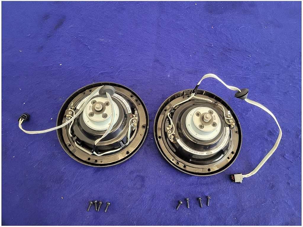 2005 - 2009 Ford Mustang GT Pair Front Speaker Subwoofer Door Panel 2723 - The Parts Farm