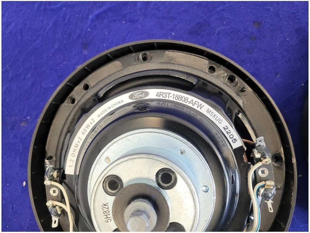 2005 - 2009 Ford Mustang GT Pair Front Speaker Subwoofer Door Panel 2723 - The Parts Farm