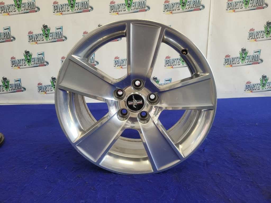 2005 - 2009 Ford Mustang GT Wheel 18x8.5 Paint *Scuffs* 6R33 - 1007 - AD 2723 - The Parts Farm