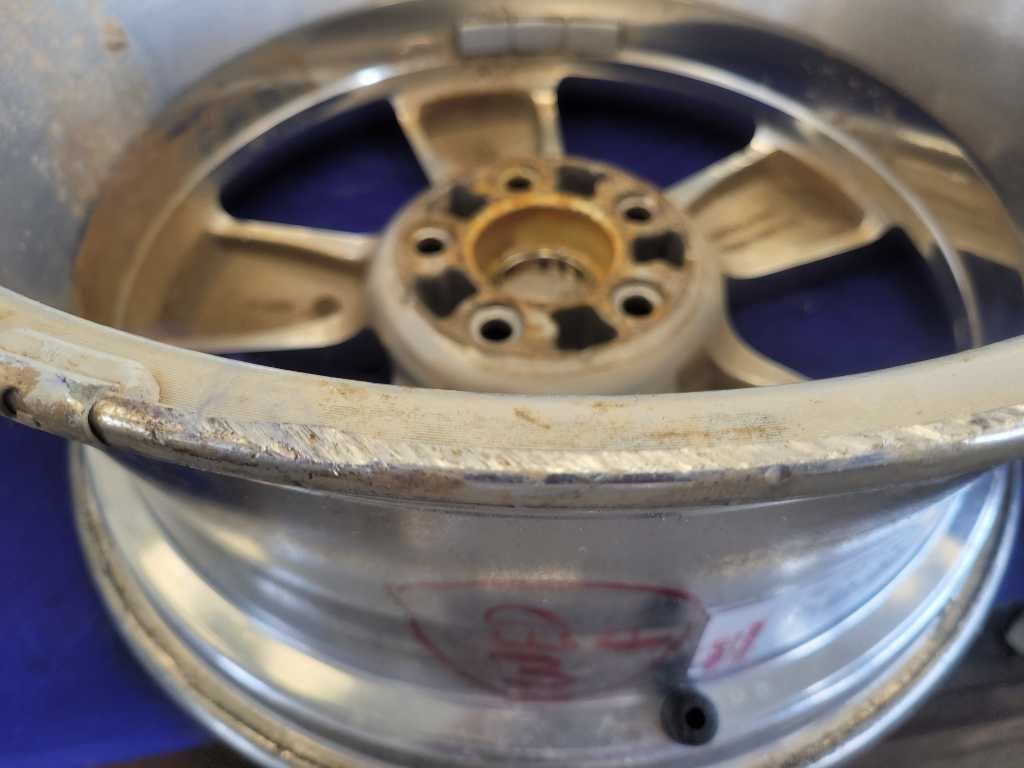 2005 - 2009 Ford Mustang GT Wheel 18x8.5 Paint *Scuffs* 6R33 - 1007 - AD 2723 - The Parts Farm
