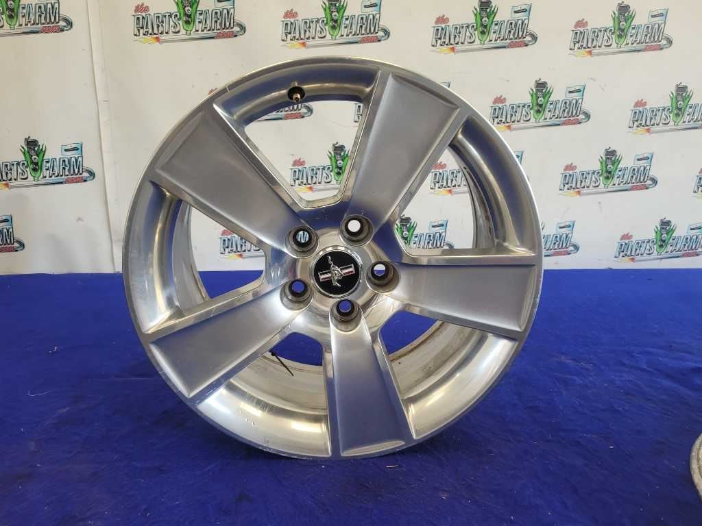 2005 - 2009 Ford Mustang GT Wheel 18x8.5 Paint *Scuffs* 6R33 - 1007 - AD 2723 - The Parts Farm