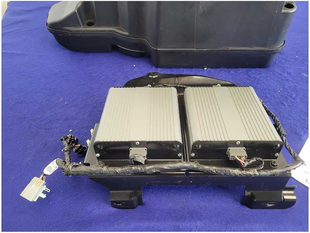 2006 Ford Mustang GT S197 Convertible Rear Subwoofer Speaker Box Amp 2723 - The Parts Farm