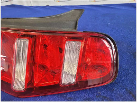 2010-2012 Ford Mustang GT Boss 302 Passenger Rear Taillight Brake Light 2830