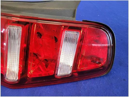 2010-2012 Ford Mustang GT Passenger Rear Taillight Lamp Light 2773