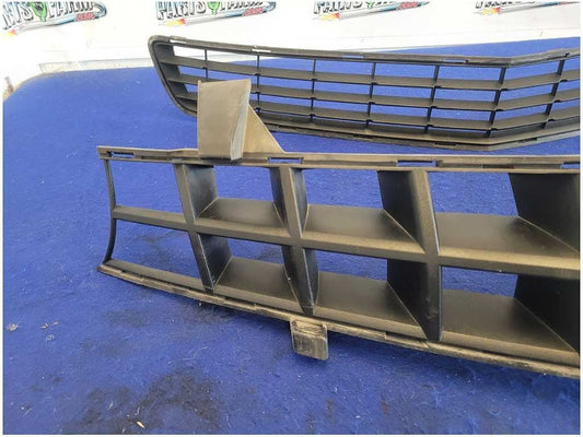 2010-2013 Chevrolet Camaro SS Front Pair Bumper Grills Upper Lower 2811