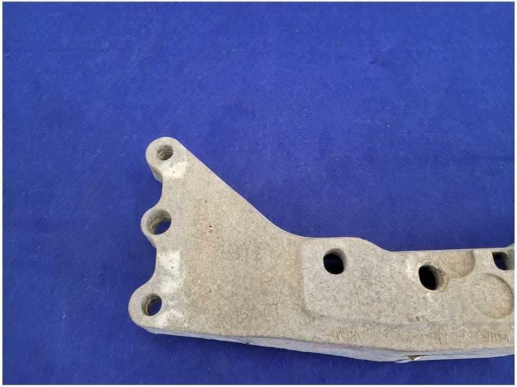 2010 - 2015 Chevrolet Camaro SS 6.2L Transmission Crossmember Mount Bracket - The Parts Farm