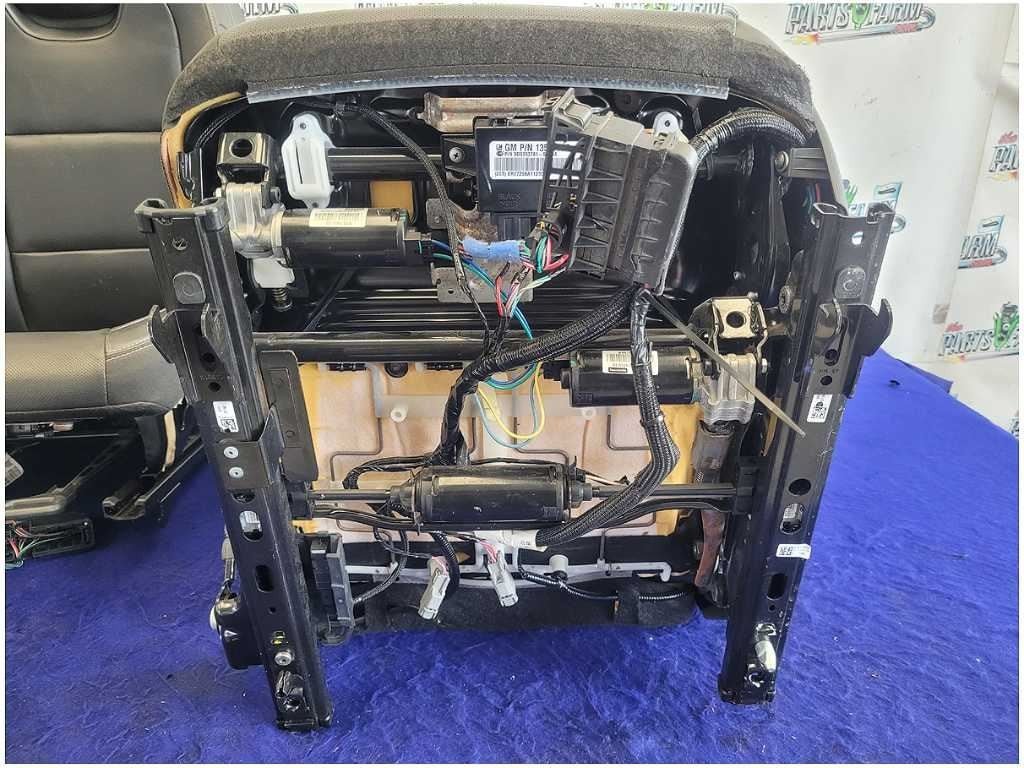 2010 - 2015 Chevrolet Camaro SS Coupe Set Seats Seat Leather Power *Read* 2722 - The Parts Farm