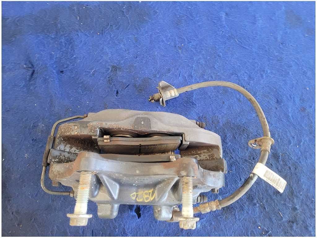 2010 - 2015 Chevrolet Camaro SS Pair Front Brembo Brake Calipers Pads 2820 - The Parts Farm