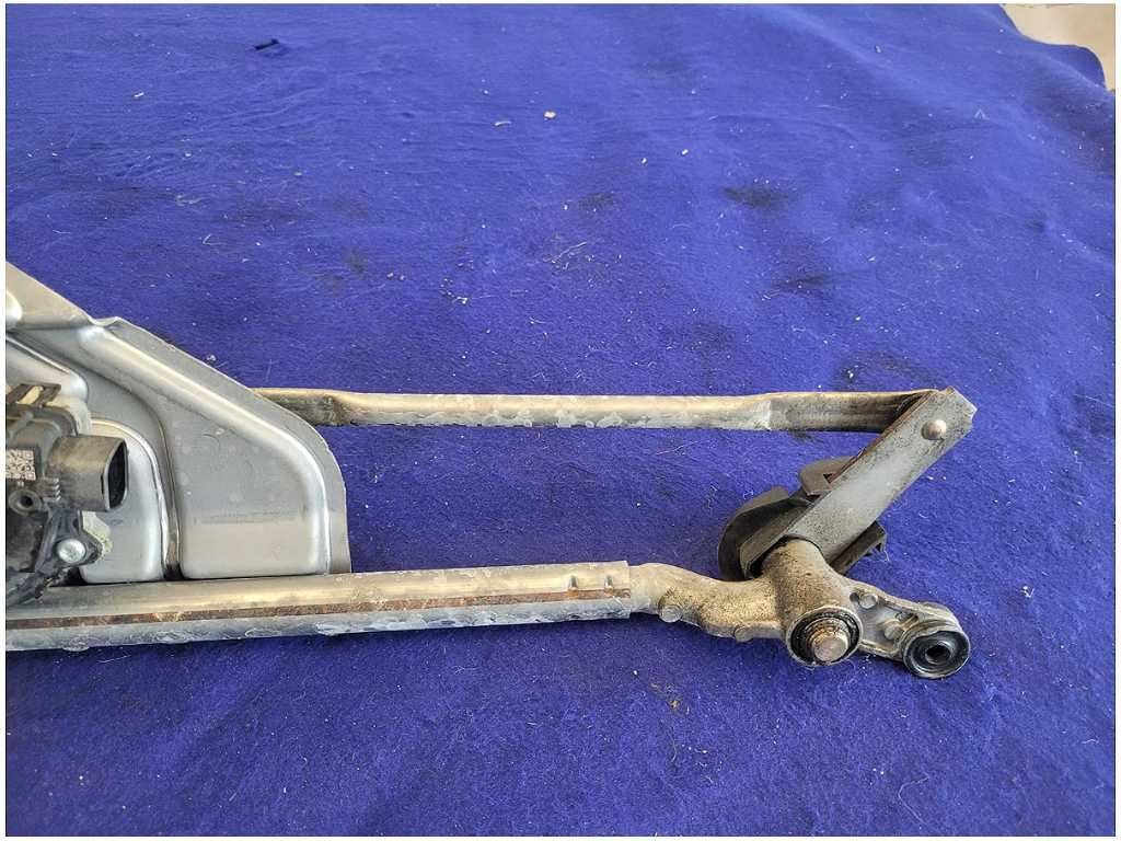 2010 - 2015 Chevrolet Camaro SS Windshield Wiper Motor Linkage Front 2732 - The Parts Farm