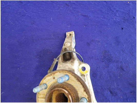 2010-2015 Chevrolet Camaro ZL1 SS Driver Left Front Spindle Knuckle Hub 2742