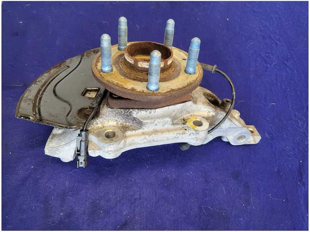 2010 - 2015 Chevrolet Camaro ZL1 SS Driver Left Front Spindle Knuckle Hub 2742 - The Parts Farm
