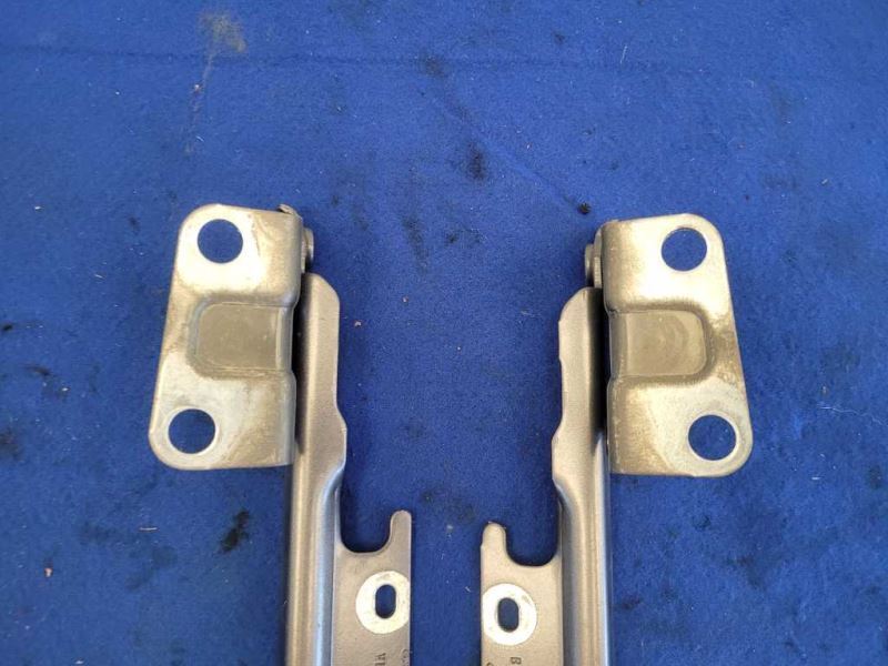 2011 - 2014 Ford Mustang GT 5.0L Pair Hood Hinge Scissor Front 2468 - The Parts Farm