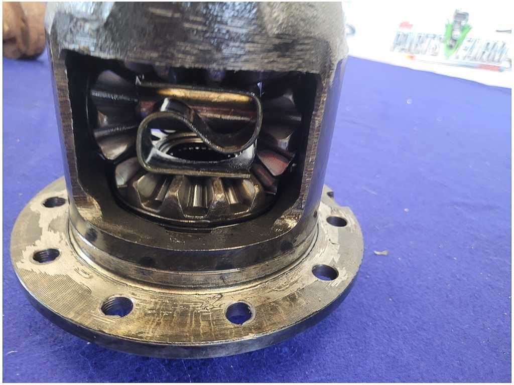 2011 - 2014 Ford Mustang GT S197 5.0L 8.8 31 Spline Differential Axle Chunk 2728 - The Parts Farm