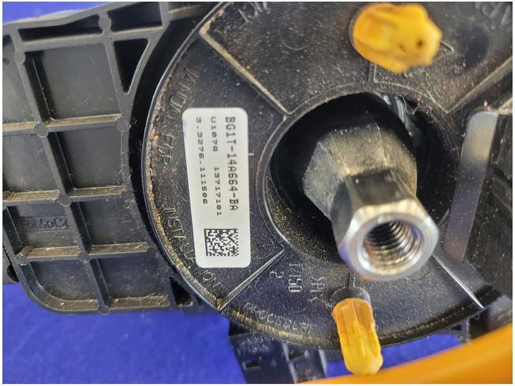 2011 - 2014 Ford Mustang GT Steering Column Wheel Key Cylinder Turn Signal 2728 - The Parts Farm