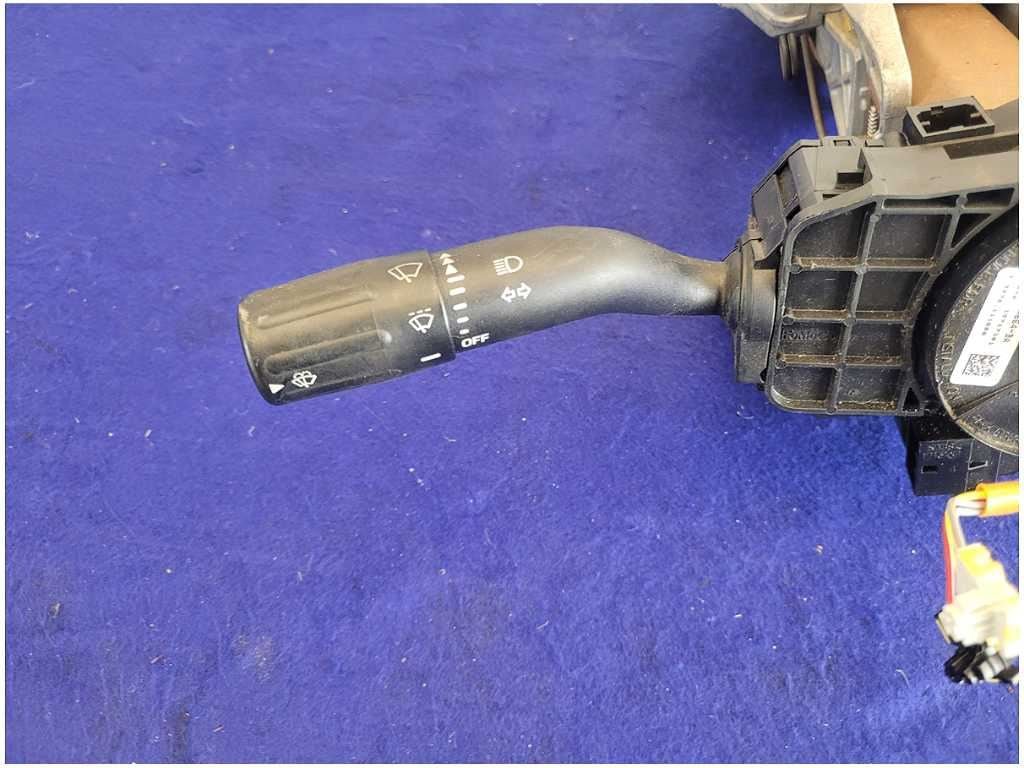 2011 - 2014 Ford Mustang GT Steering Column Wheel Key Cylinder Turn Signal 2728 - The Parts Farm