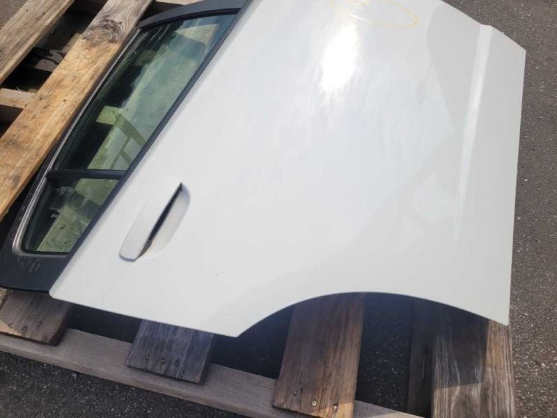 2011 - 2018 Dodge Charger 6.4L Scat Pack Passenger Right Rear Back Door White - The Parts Farm