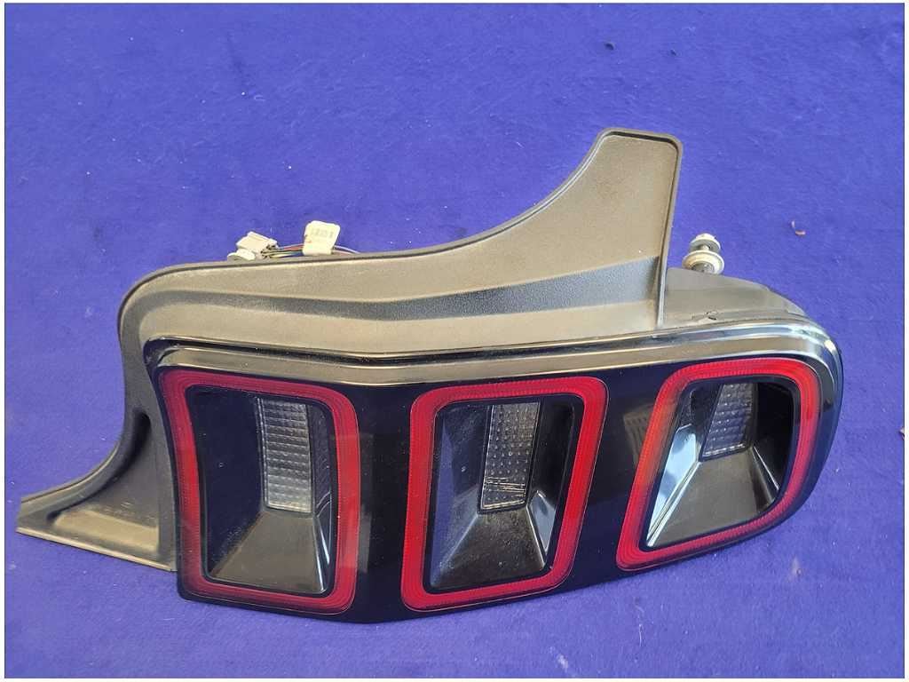 2013 - 2014 Ford Mustang GT Passenger Taillight Sequential Lamp Brake Lens 2721 - The Parts Farm