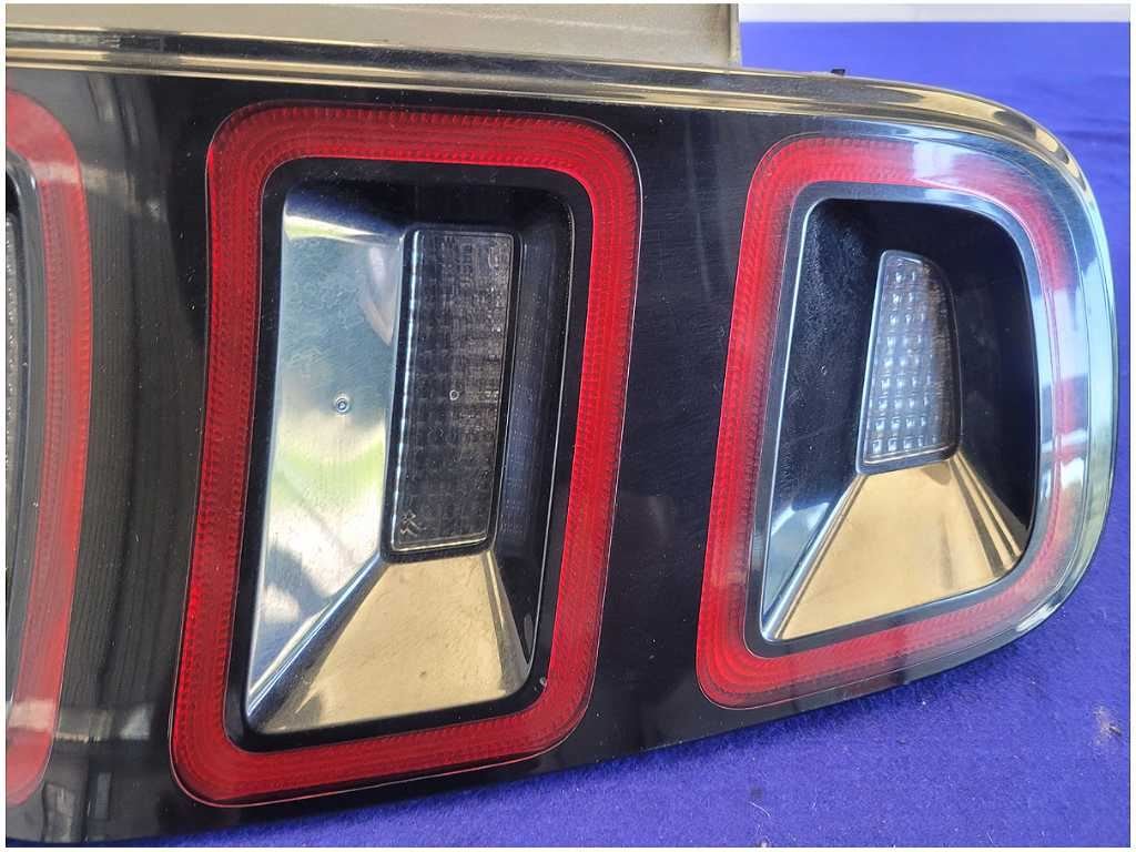 2013 - 2014 Ford Mustang GT Passenger Taillight Sequential Lamp Brake Lens 2721 - The Parts Farm
