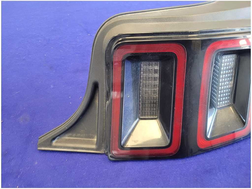 2013 - 2014 Ford Mustang GT Passenger Taillight Sequential Lamp Brake Lens 2721 - The Parts Farm