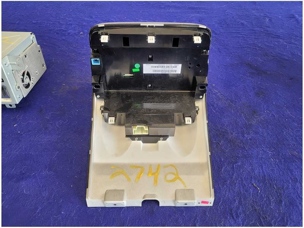 2013 Chevrolet Camaro ZL1 Coupe Receiver Info Screen Face Plate Stereo 2742 - The Parts Farm