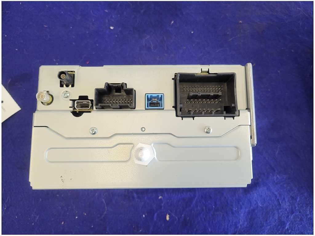 2013 Chevrolet Camaro ZL1 Coupe Receiver Info Screen Face Plate Stereo 2742 - The Parts Farm