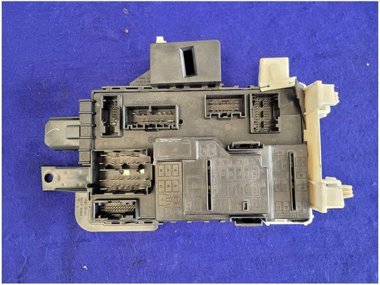 2014 Ford Mustang GT 5.0L S197 Body Control Module A/T BCM Coupe Fuse 2728