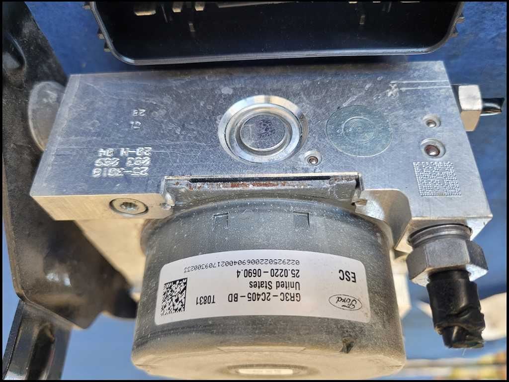 2015 - 2017 Ford Mustang GT S550 ABS Anti - Lock Brake System Module 2232 - The Parts Farm
