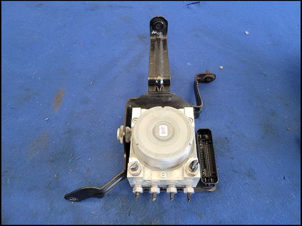 2015 - 2017 Ford Mustang GT S550 ABS Anti - Lock Brake System Module 2232 - The Parts Farm